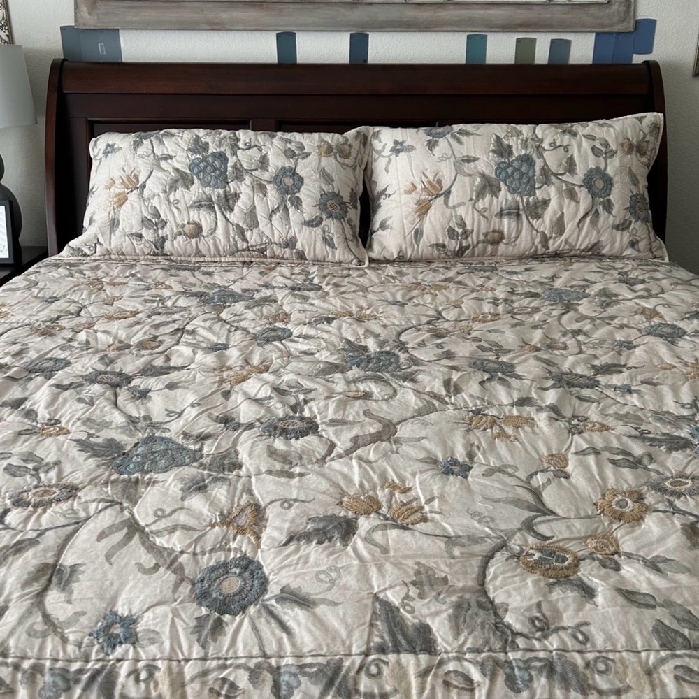 Pottery Barn Tessa Embroidered Quilt - King/California King